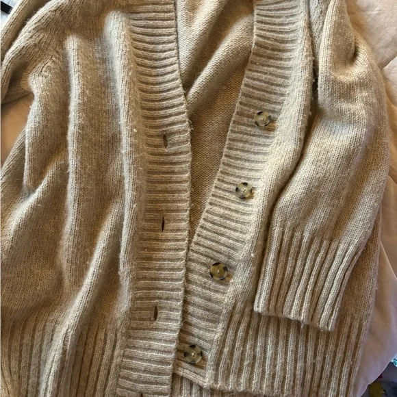 GAP Beige Wool Women's Cardigan Sweater - Picture 4 of 8
